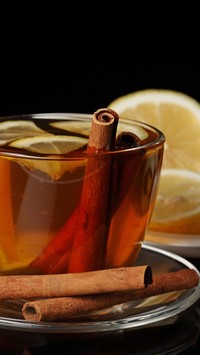 Herbata z cynamonem i cytryną