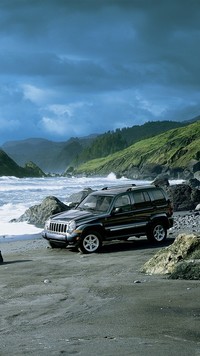 Jeep Cherokee na plaży