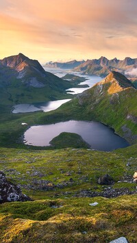 Jeziora na norweskich Lofotach