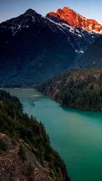 Jezioro Diablo Lake w Górach Kaskadowych