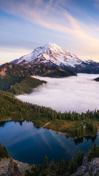 Jezioro Eunice Lake i góra Mount Rainier