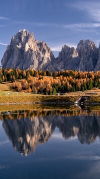 Jezioro i płaskowyż Seiser Alm w Dolomitach