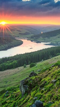 Jezioro Ladybower Reservoir w Anglii