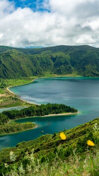 Jezioro Lagoa de Fogo na wyspie Sao Miguel