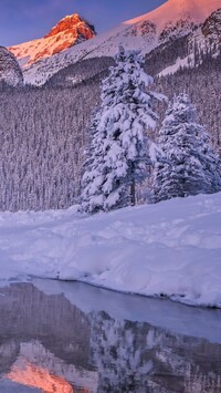 Jezioro Lake Louise zimową porą