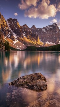 Jezioro Moraine w Parku Narodowym Banff