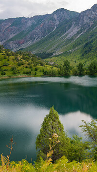 Jezioro Sary Chelek w Kirgistanie