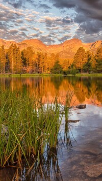 Jezioro Spraque Lake w Parku Narodowym Gór Skalistych