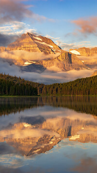 Jezioro Swiftcurrent Lake w Parku Narodowym Glacier