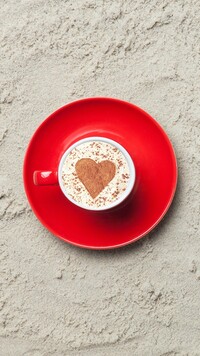 Kawa z sercem na piance