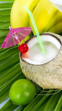 Koktajl kokosowy z mango i bananem