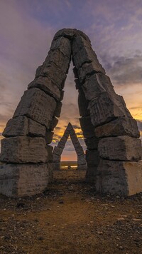 Kolumny skalne Arctic Henge w Islandii