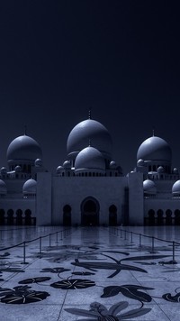 Kopuły meczetu nocą