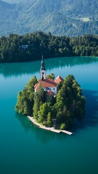 Kościół na wyspie Blejski Otok