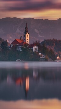 Kościół Zwiastowania Marii Panny nad jeziorem Bled