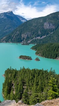 Lasy i góry wokół jeziora Diablo Lake