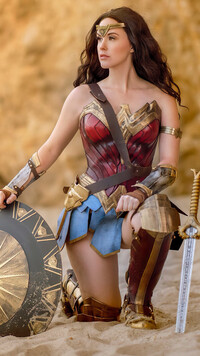 Meg Turney jako Wonder Women