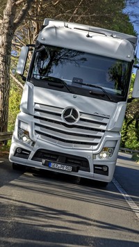 Mercedes Actros na drodze