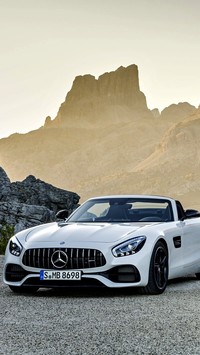 Mercedes AMG GT w górach