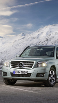 Mercedes w górach