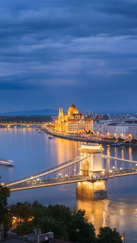 Most łańcuchowy nad Dunajem