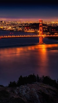 Most w San Francisco nocą