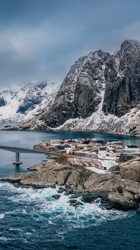 Most we wsi Hamnoy w Norwegii