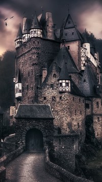 Mroczny zamek