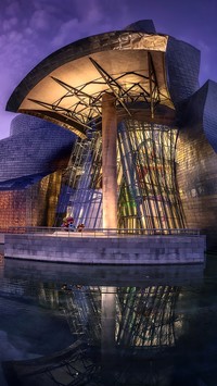 Muzeum Guggenheima nad rzeką Nervion