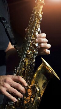 Muzyk grający na saksofonie
