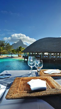 Nakryty stół na Bora Bora