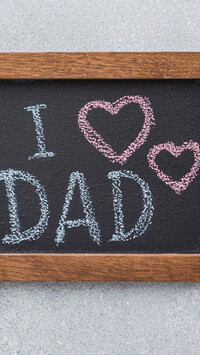 Napis I love Dad na tabliczce