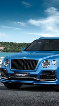 Niebieski Bentley Bentayga