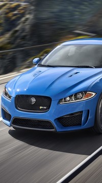 Niebieski Jaguar XFR-S