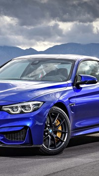 Niebieskie BMW M4 CS