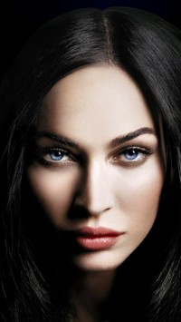 Niebieskooka Megan Fox