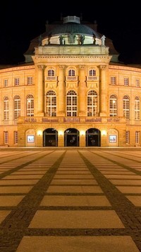 Opera Chemnitz nocą