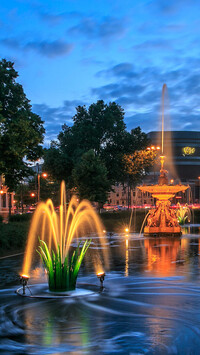 Oświetlone fontanny w Arnhem