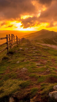 Park Narodowy Peak District o wschodzie słońca