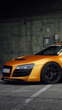 Pmarańczowe Audi R8