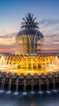 Podświetlona fontanna