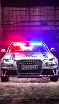 Policyjne Audi RS4 Avant