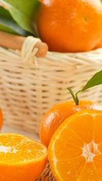 Pomarańcze w koszyku