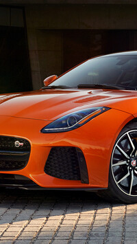 Pomarańczowy Jaguar F-Type
