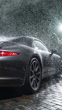Porsche 911 Turbo całe w deszczu