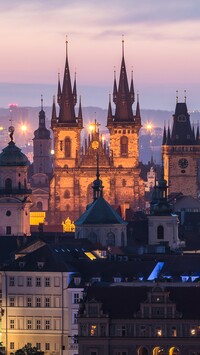 Praga wieczorową porą
