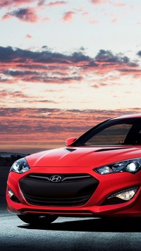 Przód czerwonego Hyundaia Genesis Coupe