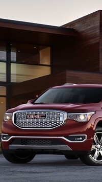 Przód GMC Acadia Denali