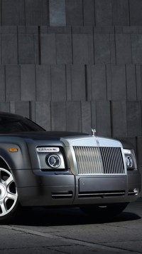 Przód Rolls-Roycea Phantoma
