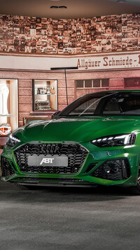 Przód zielonego Audi RS5 Coupe ABT